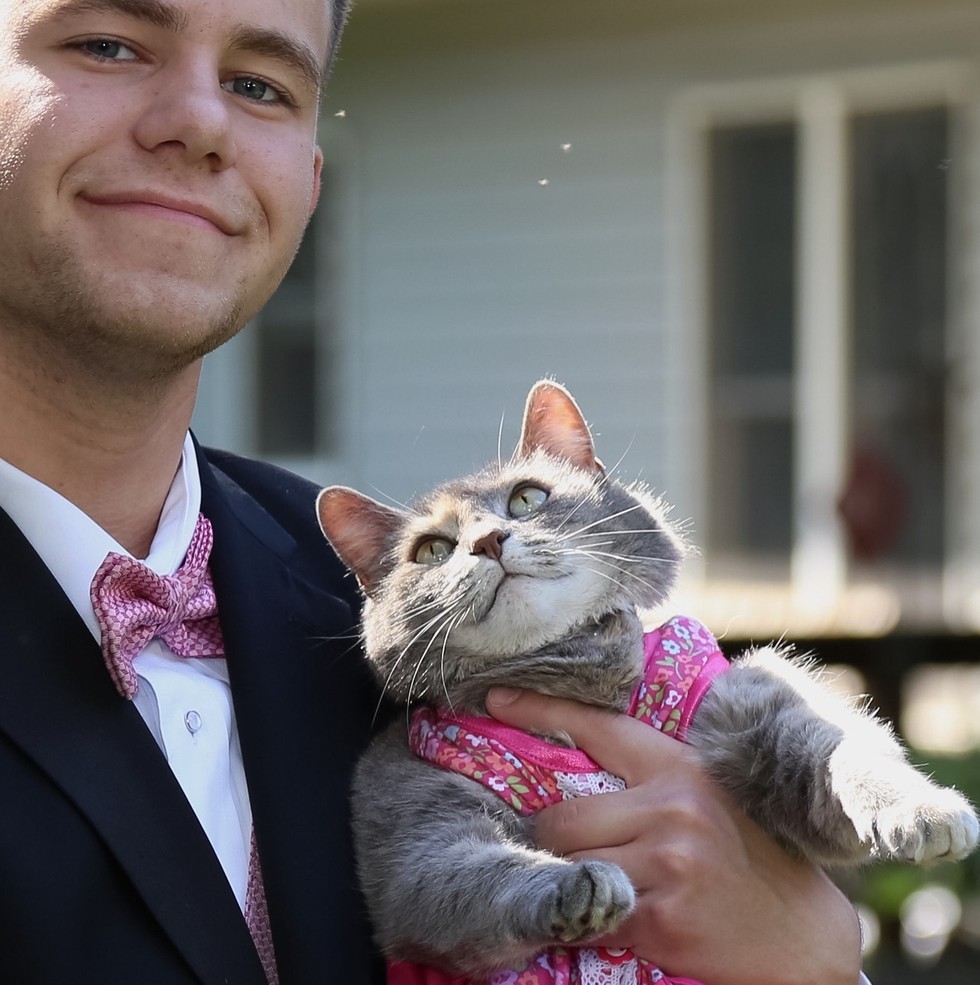 This Guy Couldn't Find a Date to School Prom, So He Took His Cat