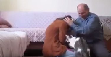 Man Pretends To Attack The Woman, But Then The Cat Jumps To The Rescue